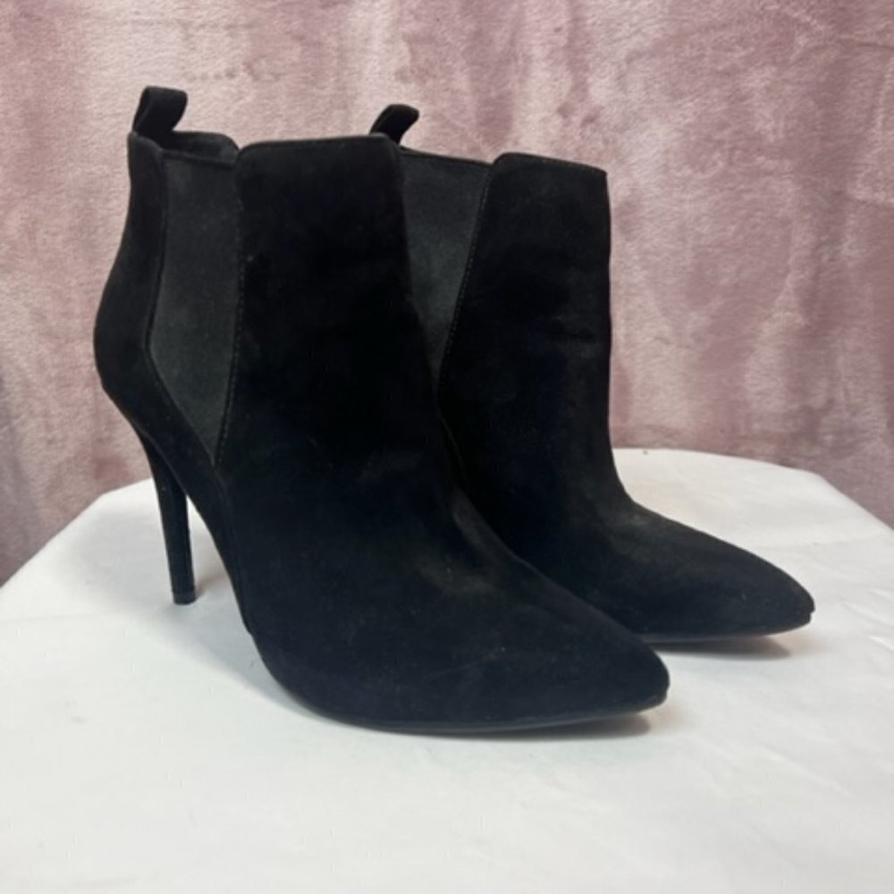 Womens Black Suede Forever 21 Booties Size  6.5